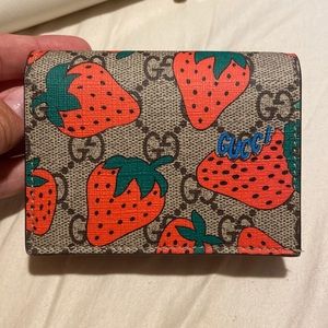 Gucci strawberry wallet